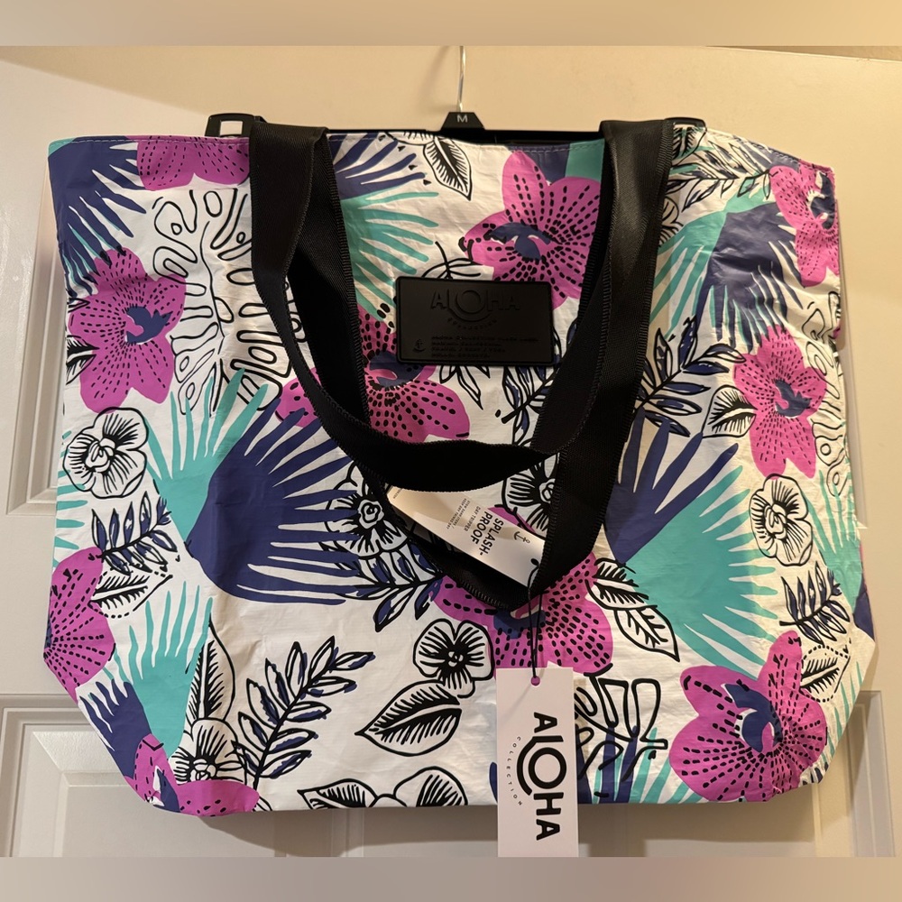 ALOHA COLLECTION Day Tripper Tote Bag